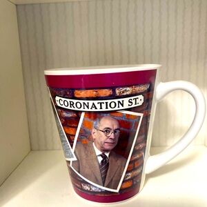 Collectors /  fans ! Authentic Coronation street mug !  From Manchester UK 🇬🇧